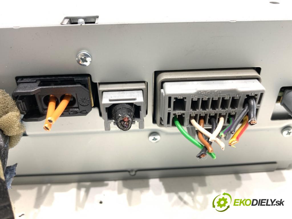 VOLVO S80 II sedan 2012 120 kW D3 / D4 1984 RADIO 31358292 (Audio zařízení)