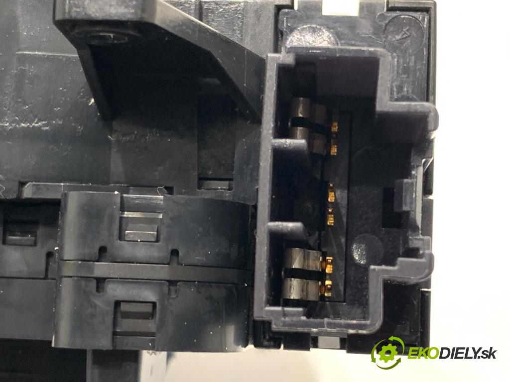 VOLVO S80 II sedan 2012 120 kW D3 / D4 1984 kroužek slimák airbag 31343218 (Airbag)