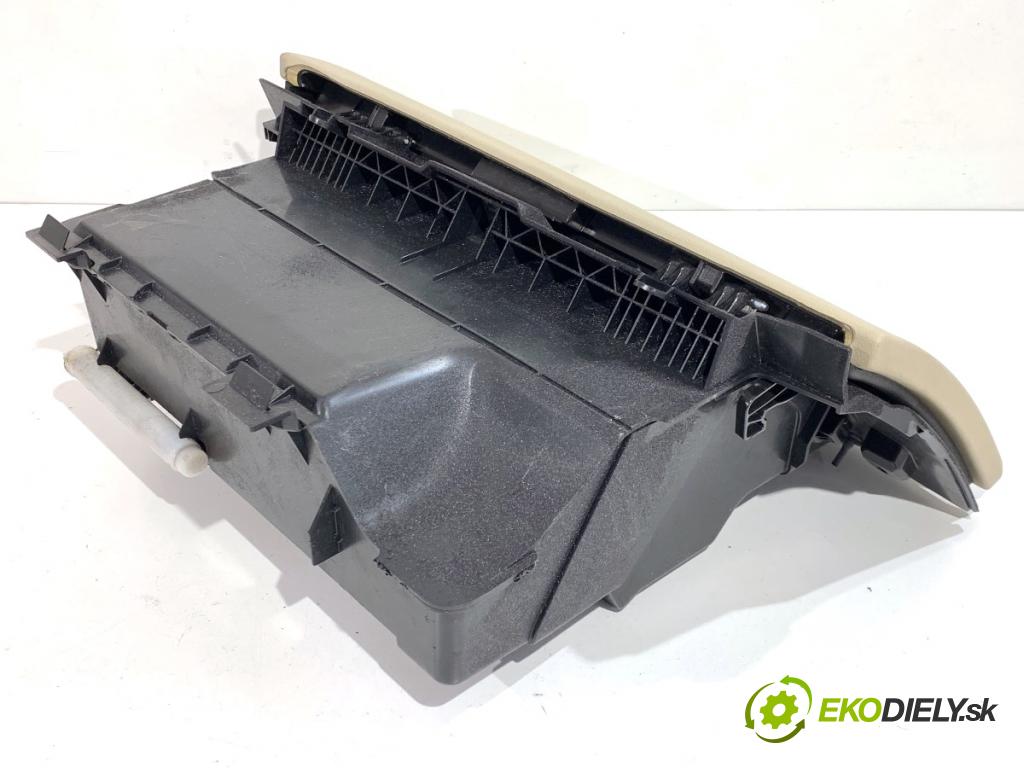 VOLVO S80 II sedan 2012 120 kW D3 / D4 1984 Priehradka, kastlík spolujazdca 31305843 (Priehradka (kastlík))