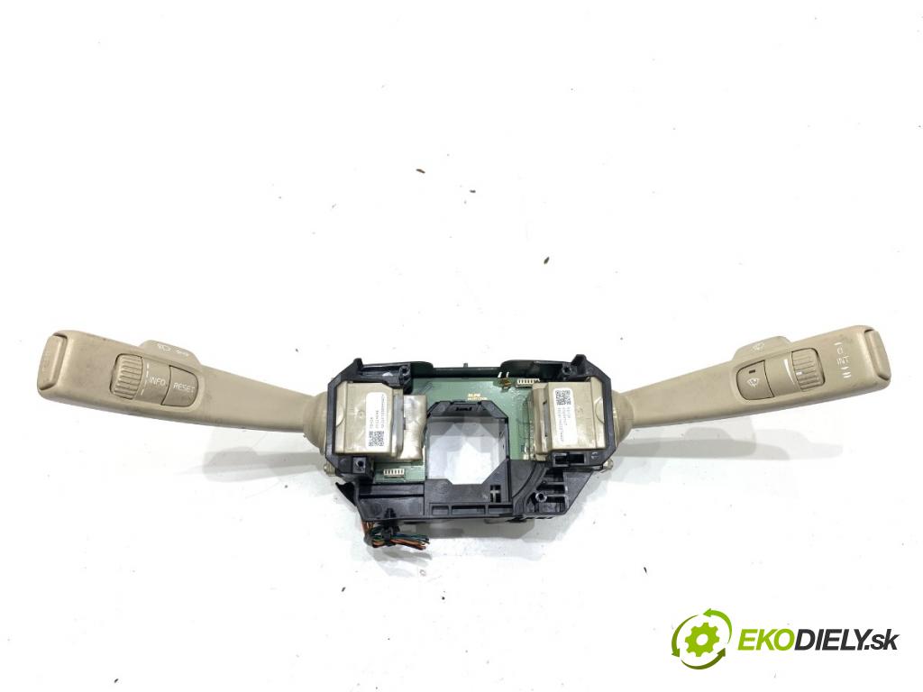 VOLVO S80 II sedan 2012 120 kW D3 / D4 1984 Prepínač kombinovaný 31334642 (Prepínacie páčky pod volantom)