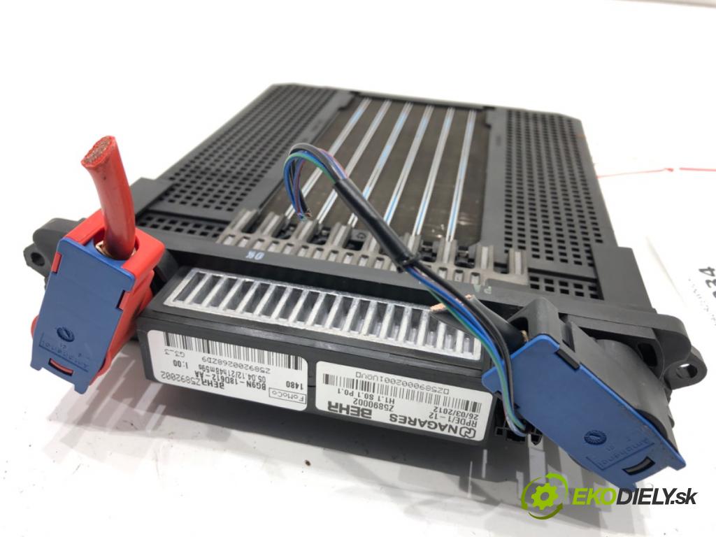 VOLVO S80 II sedan 2012 120 kW D3 / D4 1984 topné těleso radiátor topení BG9N-18D612-AA (Radiátor topení)