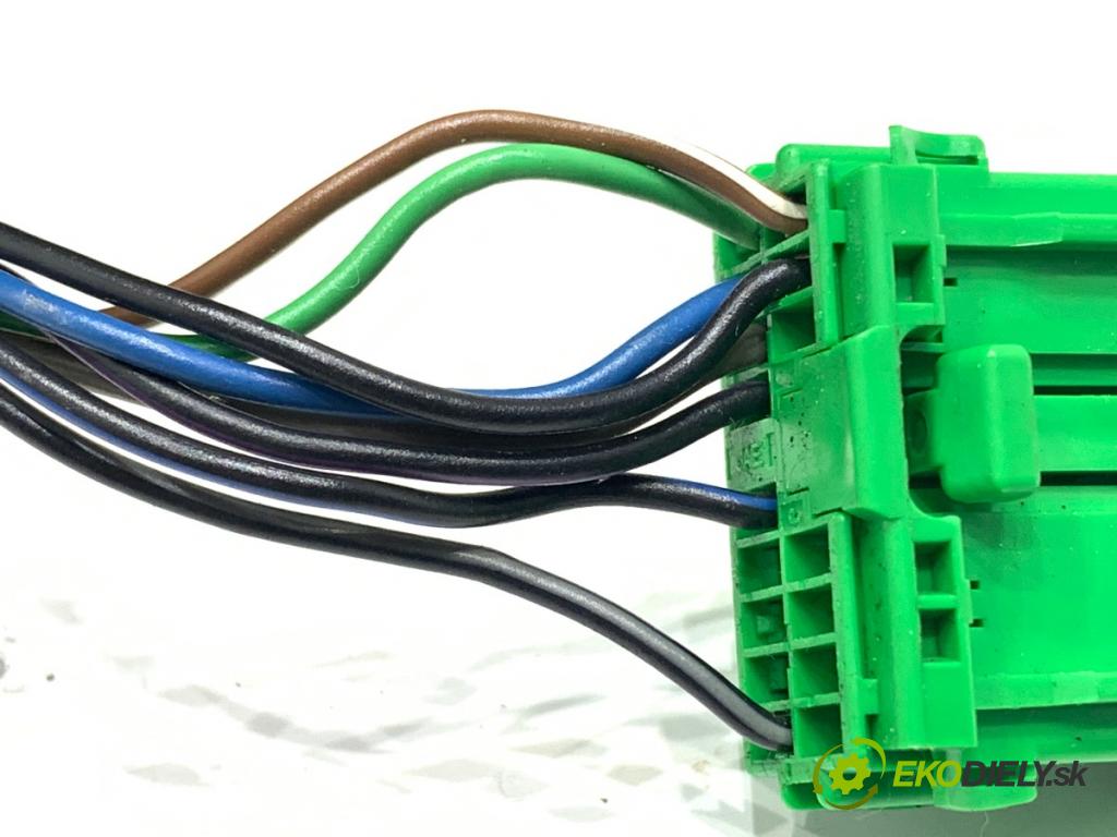 VOLVO S80 II sedan 2012 120 kW D3 / D4 1984 zpětné zrcátko pravý