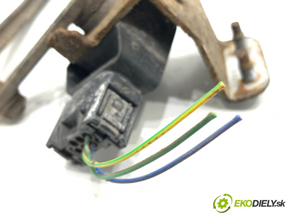 VOLVO S80 II sedan 2012 120 kW D3 / D4 1984 snímač ÚROVEŇ: XENON pravý přední část AG9N-3C097-AA