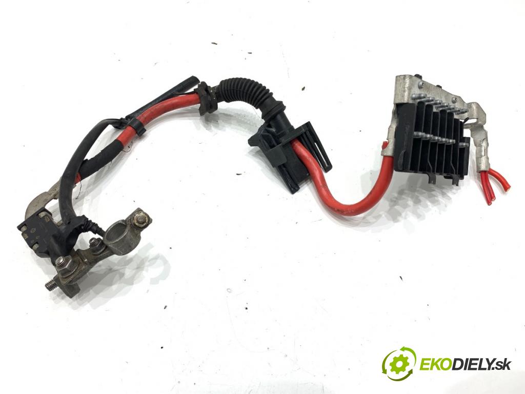 VOLVO S80 II sedan 2012 120 kW D3 / D4 1984 svorka plus 6G9T-14N073-CB