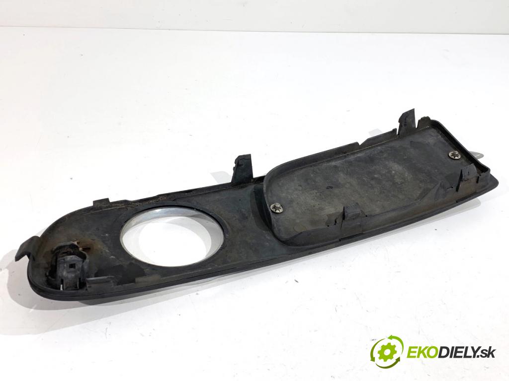 VOLVO S80 II sedan 2012 120 kW D3 / D4 1984 mří halogenu mlhovky pravý přední část 30655930
