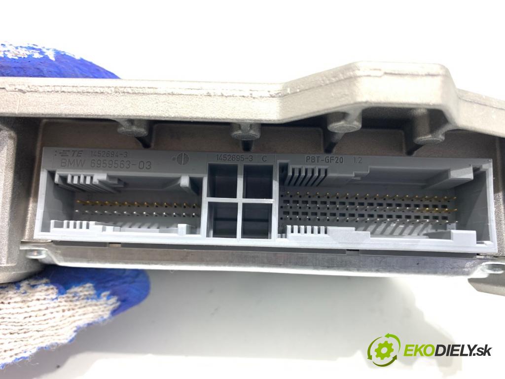 MINI COUNTRYMAN R60 Kombi 2016 140 kW Cooper S ALL4 1598 senzor airbag 9812297 (Snímač)