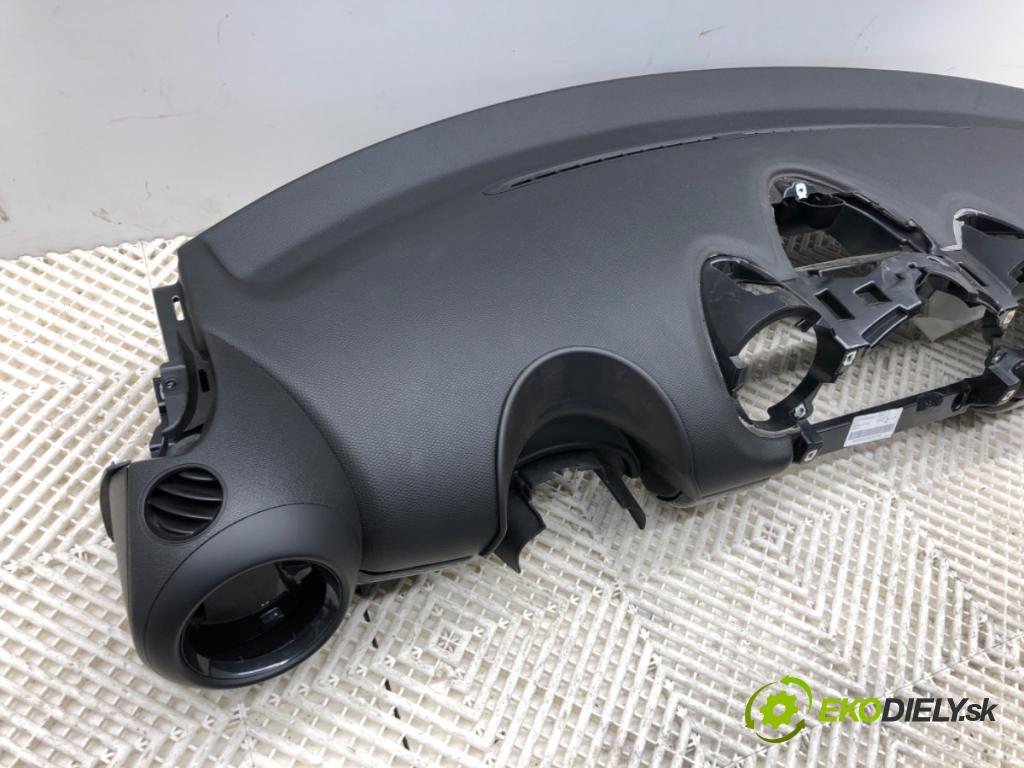 MINI COUNTRYMAN R60 Kombi 2016 140 kW Cooper S ALL4 1598 palubní doska  (Palubní deska)