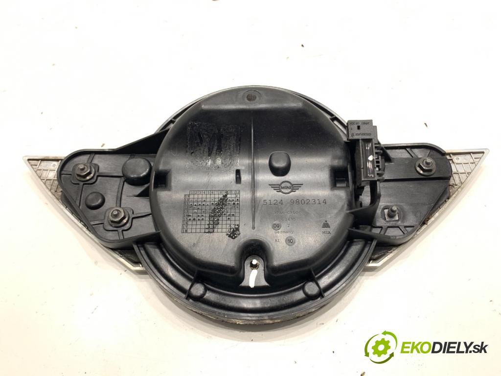 MINI COUNTRYMAN R60 Kombi 2016 140 kW Cooper S ALL4 1598 klika dveří zadní část 9802314