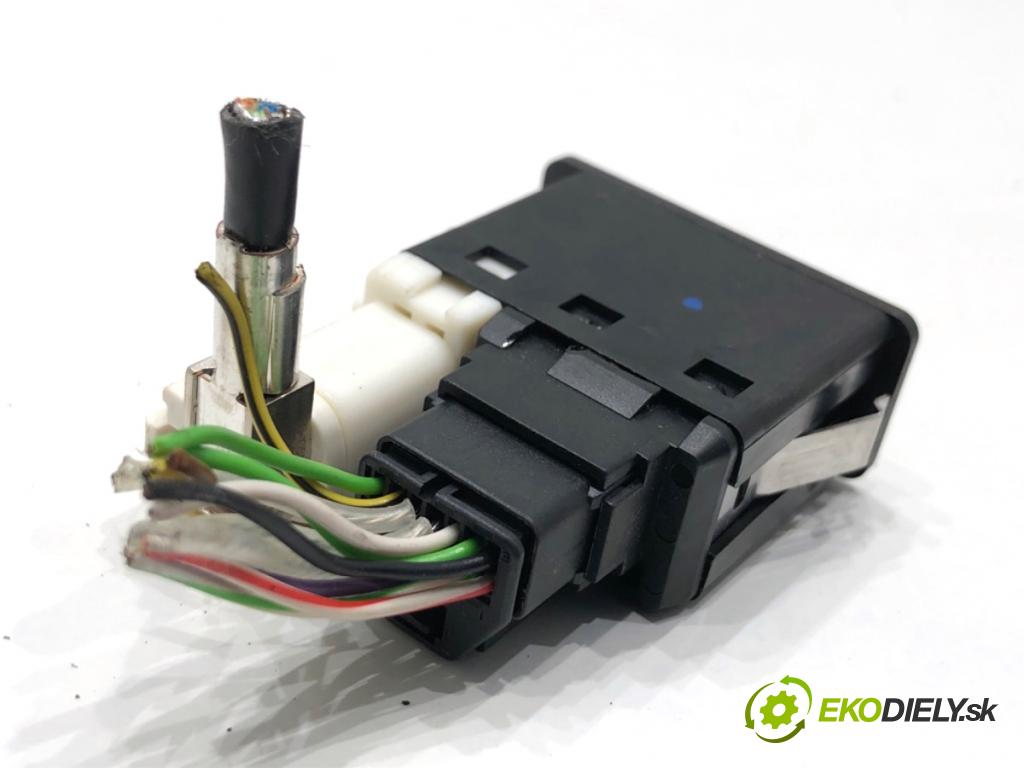 MINI COUNTRYMAN R60 Kombi 2016 140 kW Cooper S ALL4 1598 HNÍZDO: USB 9264966