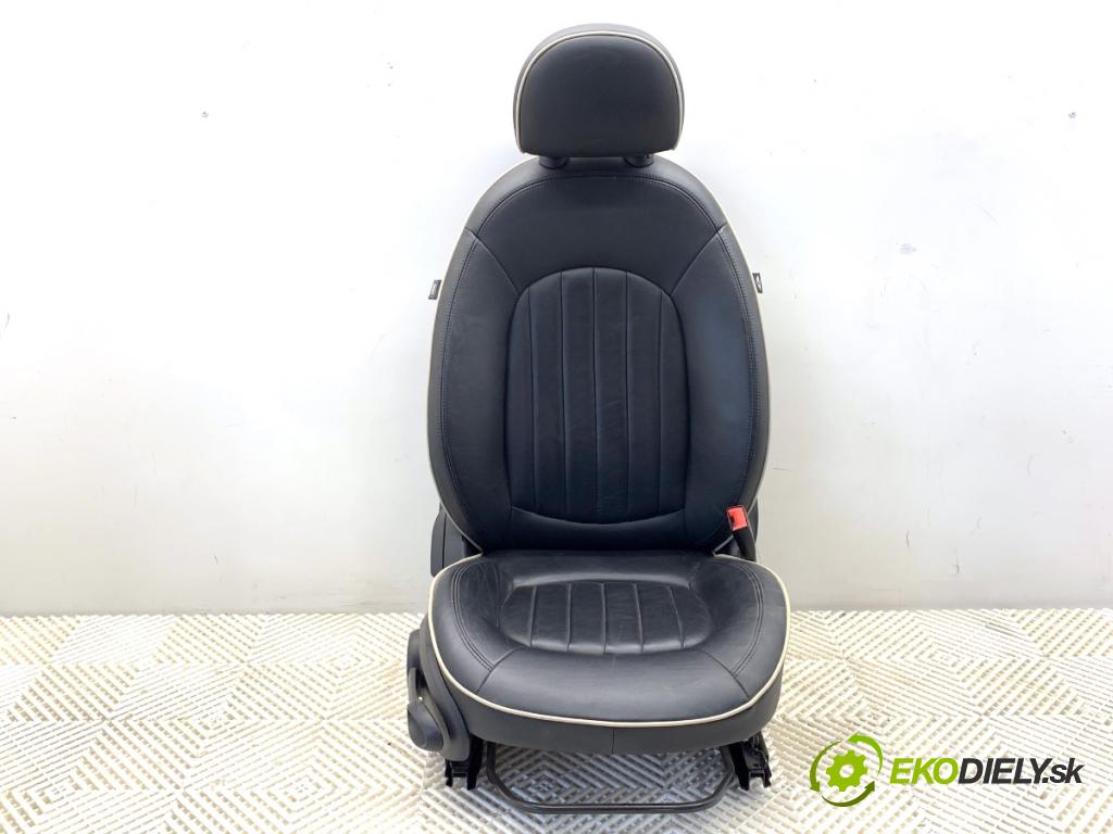 MINI COUNTRYMAN R60 Kombi 2016 140 kW Cooper S ALL4 1598 sedadlo pravý přední část 