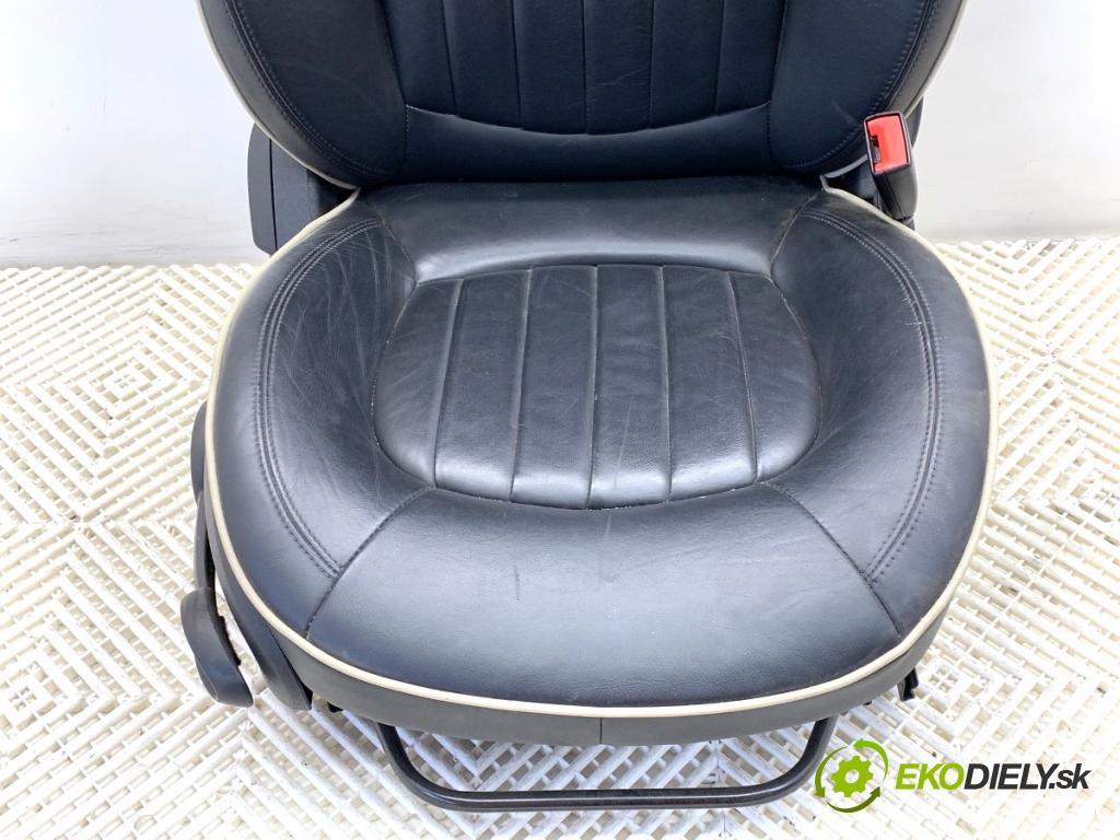 MINI COUNTRYMAN R60 Kombi 2016 140 kW Cooper S ALL4 1598 sedadlo pravý přední část