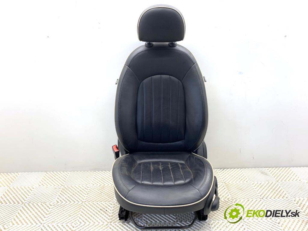 MINI COUNTRYMAN R60 Kombi 2016 140 kW Cooper S ALL4 1598 sedadlo levý přední část 