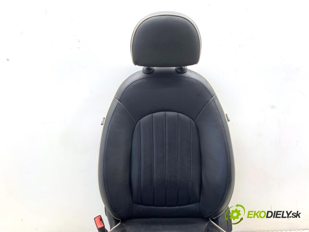 MINI COUNTRYMAN R60 Kombi 2016 140 kW Cooper S ALL4 1598 sedadlo levý přední část