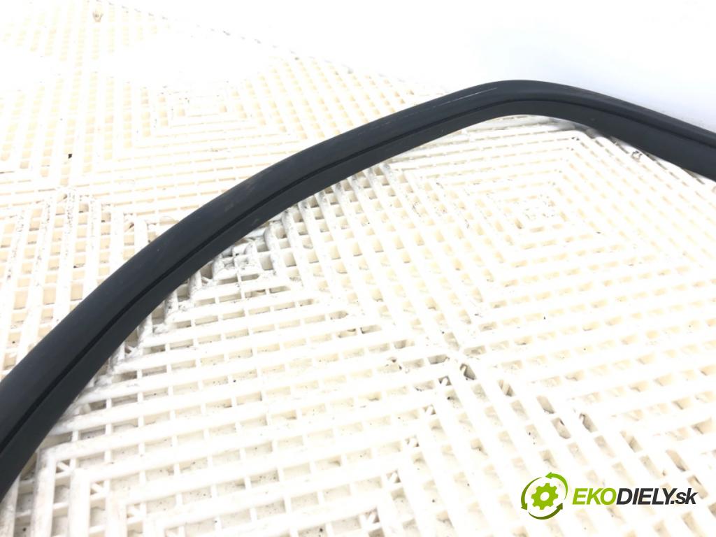 MINI COUNTRYMAN R60 Kombi 2016 140 kW Cooper S ALL4 1598 těsnění dveře zadní část pravá 9808549 (Karoserie ostatní)