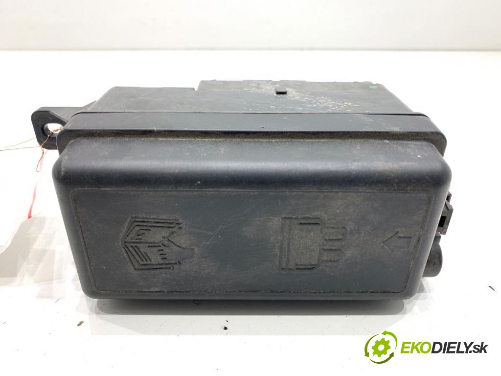 MINI COUNTRYMAN R60 Kombi 2016 140 kW Cooper S ALL4 1598 Skrinka poistková 9240943 (Poistková skrinka)