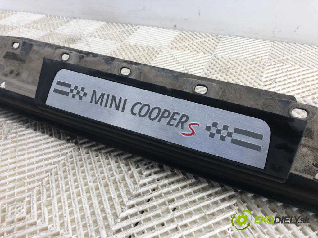 MINI COUNTRYMAN R60 Kombi 2016 140 kW Cooper S ALL4 1598 lišta prahová pravý 9812758