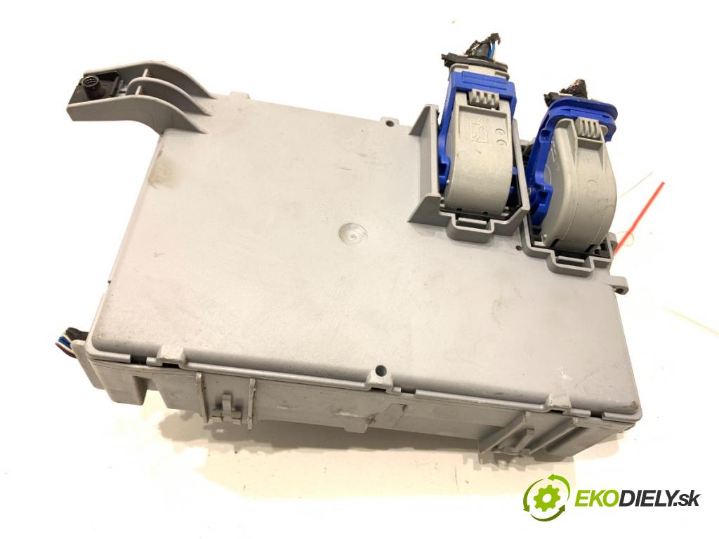 FIAT FIORINO III Nadwozie pełne/minivan 2008 70 kW 1.3 D Multijet (225BXE1A) 1248 Modul BSI 28136469 (Poistková skrinka)