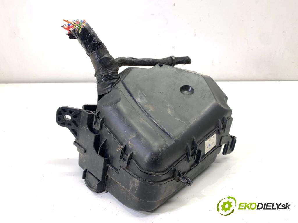 KIA CEED Kombi 2012 94 kW 1.6 CRDi 128 1582 Skrinka poistková 91216-A2290 (Poistková skrinka)