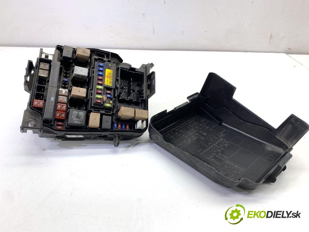 KIA CEED Kombi 2012 94 kW 1.6 CRDi 128 1582 Skrinka poistková 91216-A2290 (Poistková skrinka)