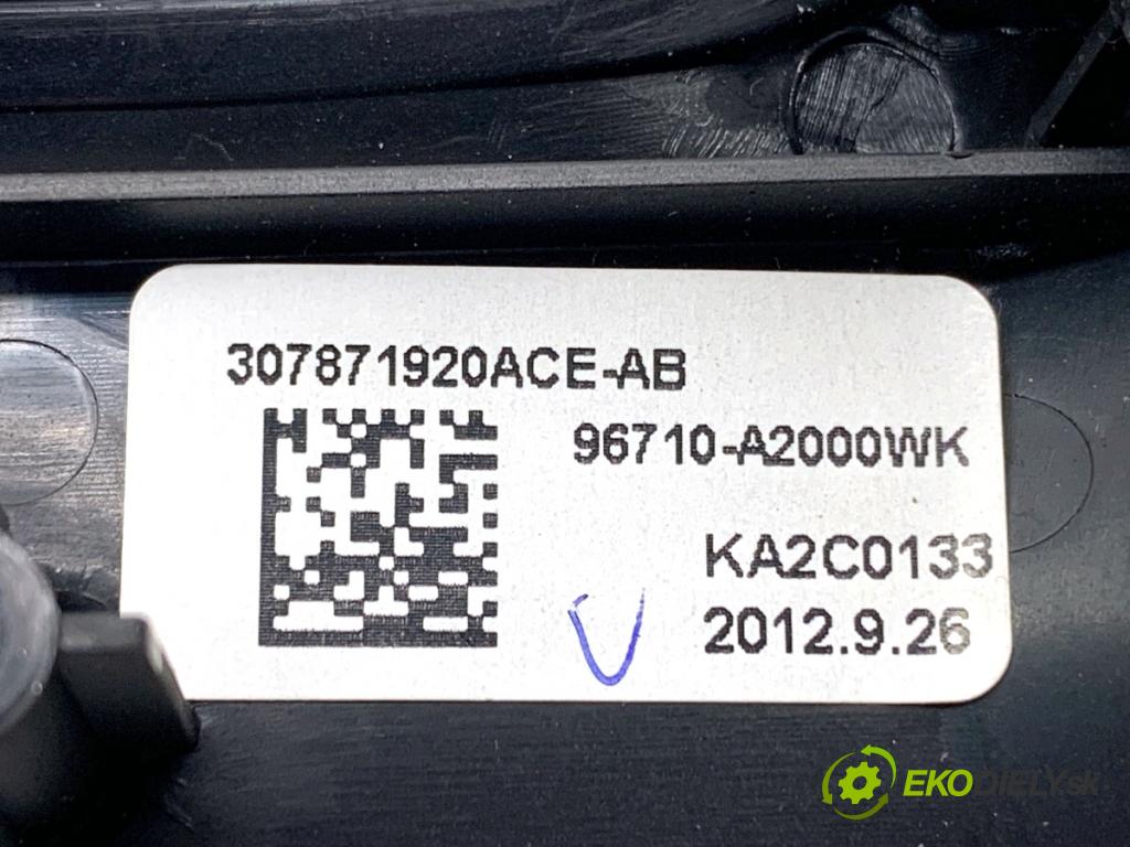 KIA CEED Kombi 2012 94 kW 1.6 CRDi 128 1582 SPÍNAČE: volantu 96710-A2000WK