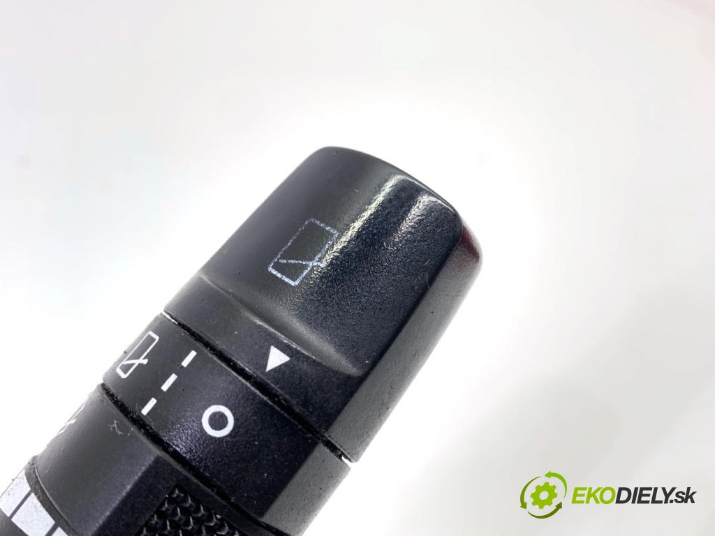 KIA CEED Kombi 2012 94 kW 1.6 CRDi 128 1582 Prepínač kombinovaný 93420-2K560 (Prepínacie páčky pod volantom)