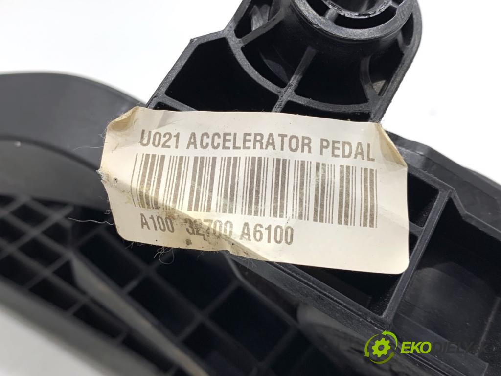 KIA CEED Kombi 2012 94 kW 1.6 CRDi 128 1582 Potenciometer plynu 32700-3XXX (Potenciometer plynového pedálu)