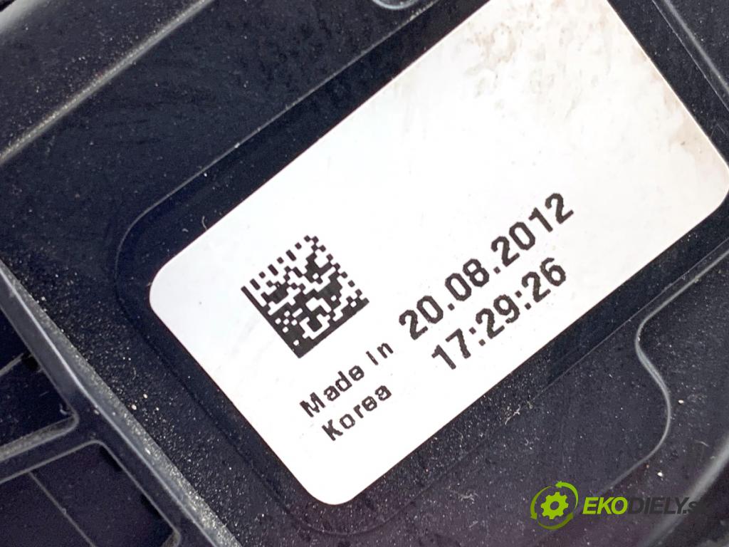 KIA CEED Kombi 2012 94 kW 1.6 CRDi 128 1582 Potenciometer plynu 32700-3XXX (Potenciometer plynového pedálu)