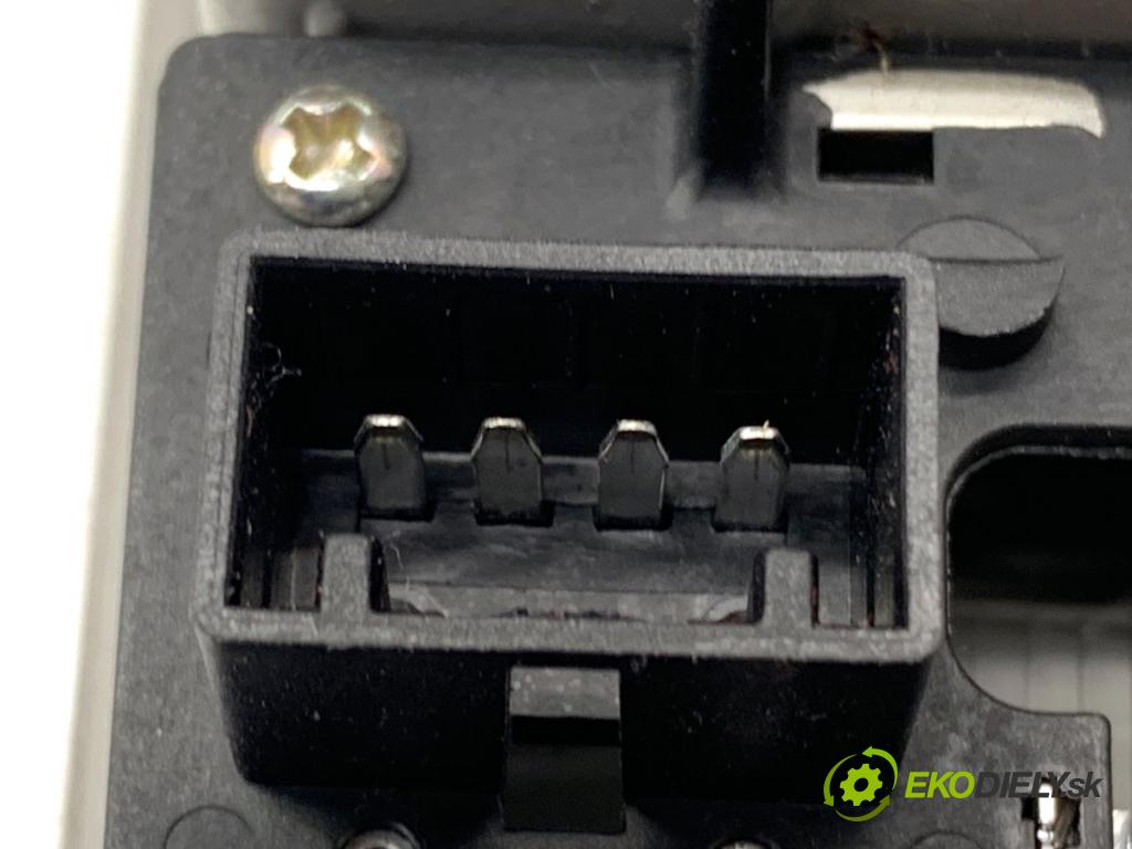 KIA CEED Kombi 2012 94 kW 1.6 CRDi 128 1582 světlo stropní 92800-A50XX