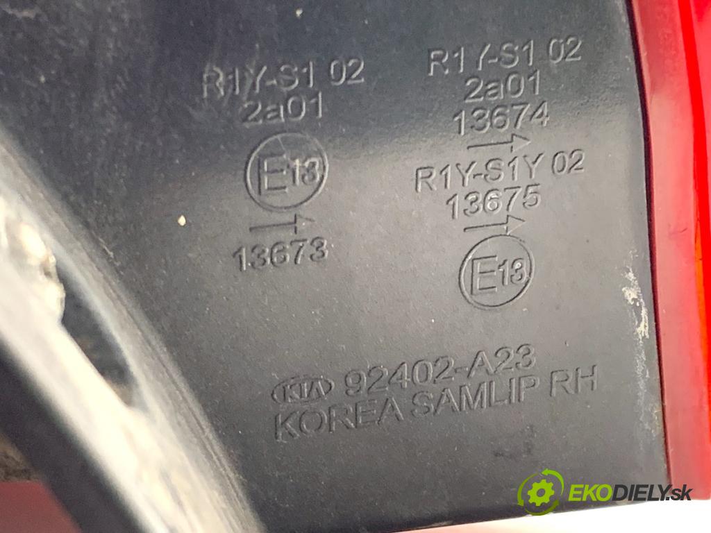KIA CEED Kombi 2012 94 kW 1.6 CRDi 128 1582 Svetlo pravy zad 92402-A23