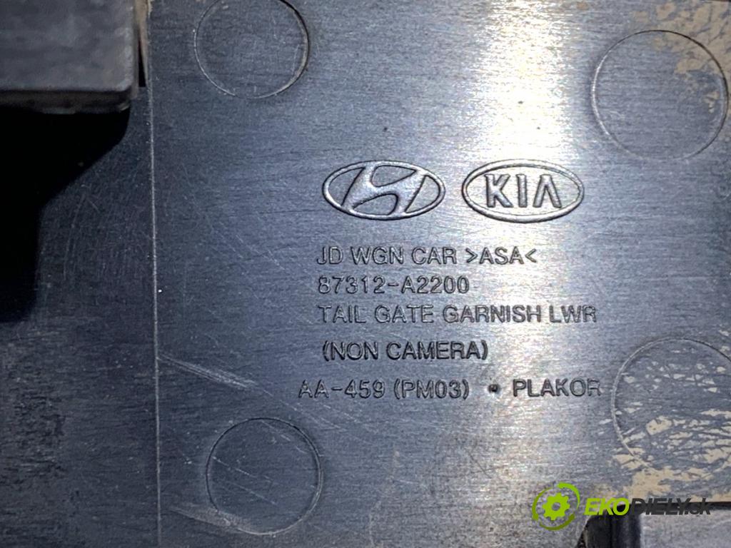 KIA CEED Kombi 2012 94 kW 1.6 CRDi 128 1582 Kľučka dverí zad 87312-A2200