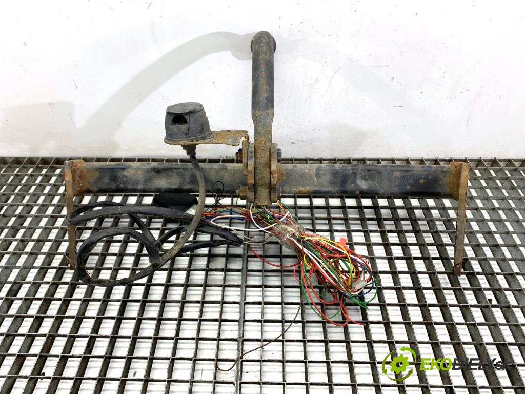 KIA CEED Kombi 2012 94 kW 1.6 CRDi 128 1582 Hák tažné zařízení  (Tažné zařízení)