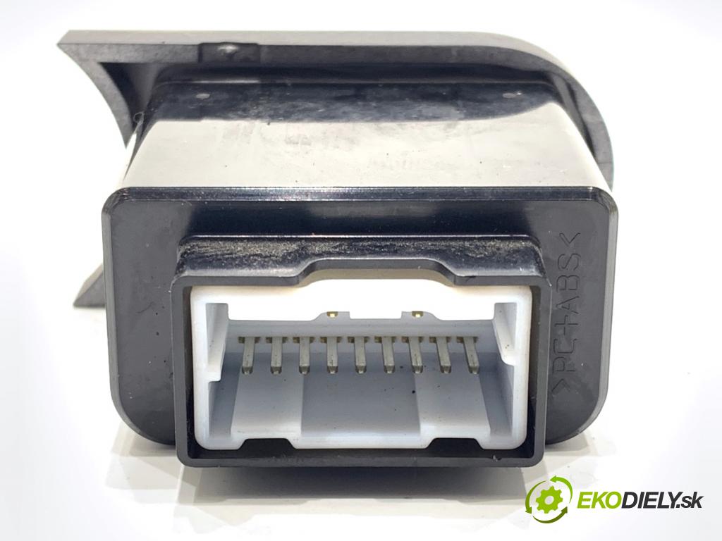 KIA CEED Kombi 2012 94 kW 1.6 CRDi 128 1582 HNÍZDO: USB 96120-A200