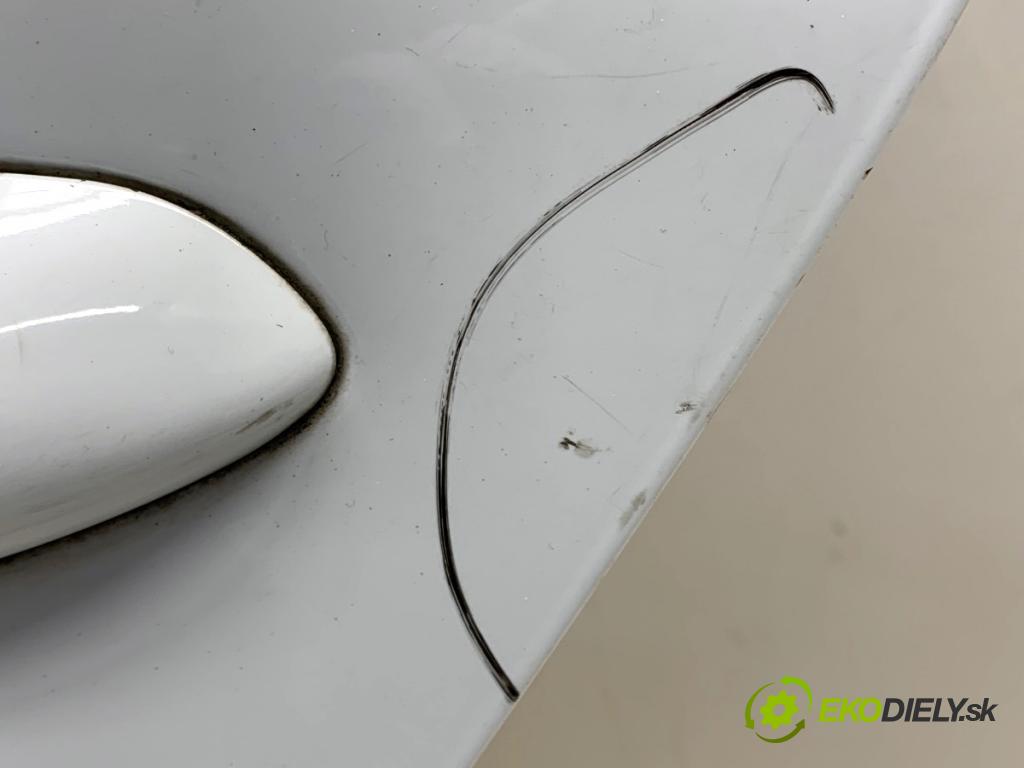 KIA CEED Kombi 2012 94 kW 1.6 CRDi 128 1582 dveře levý zadní část