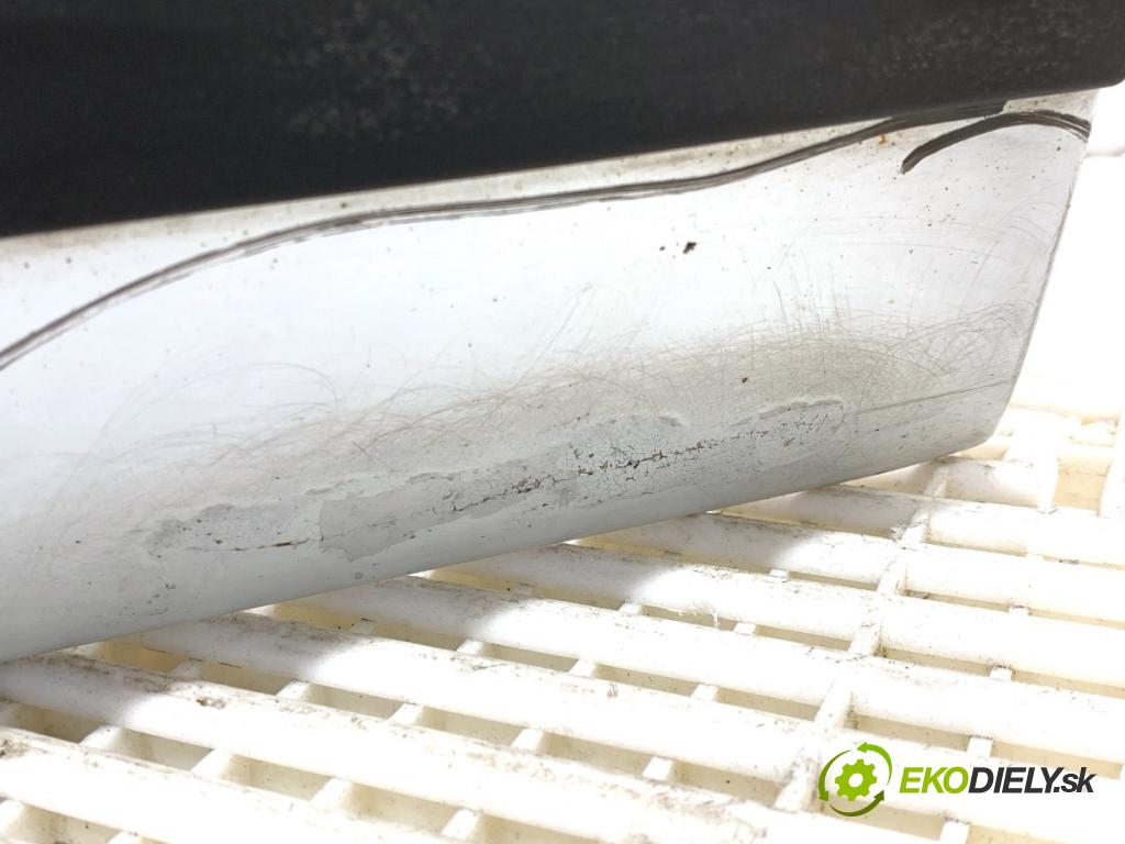 KIA CEED Kombi 2012 94 kW 1.6 CRDi 128 1582 dveře levý přední část