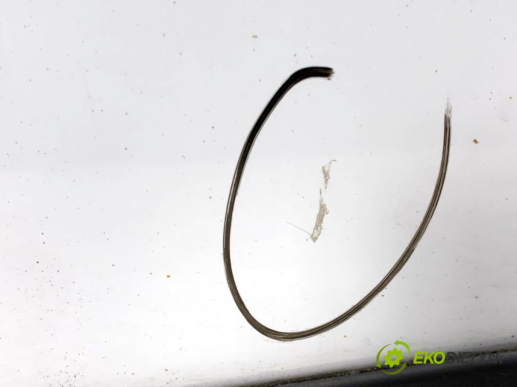 KIA CEED Kombi 2012 94 kW 1.6 CRDi 128 1582 dveře levý přední část