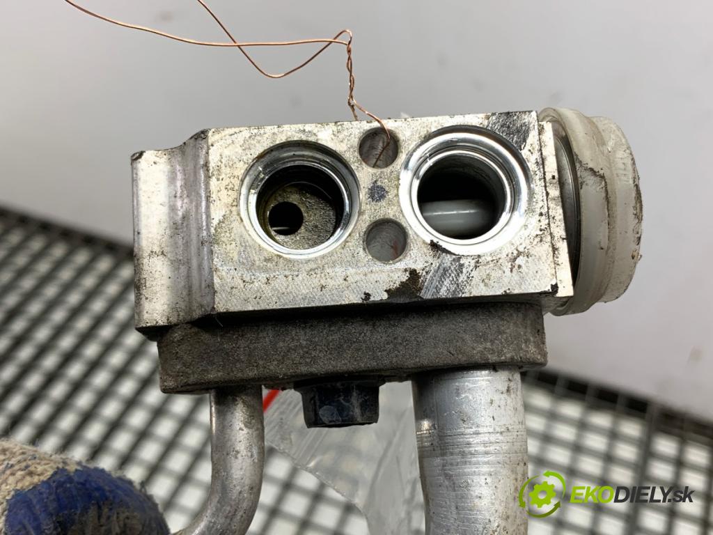 KIA CEED Kombi 2012 94 kW 1.6 CRDi 128 1582 rúrka klimatizácie 97775-A6201 (Rúrka klimatizácie)