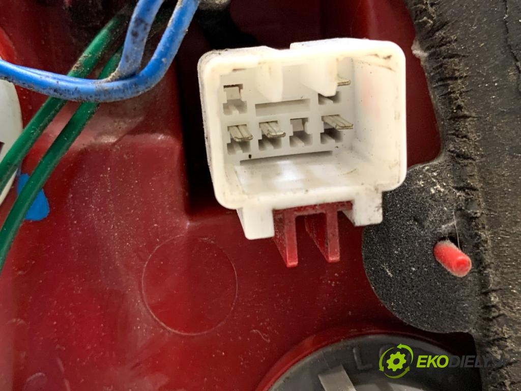 KIA CEED Kombi 2012 94 kW 1.6 CRDi 128 1582 Svetlo zad pravá vnútorná 92404-A23 (Kľučka dverí ostatné)