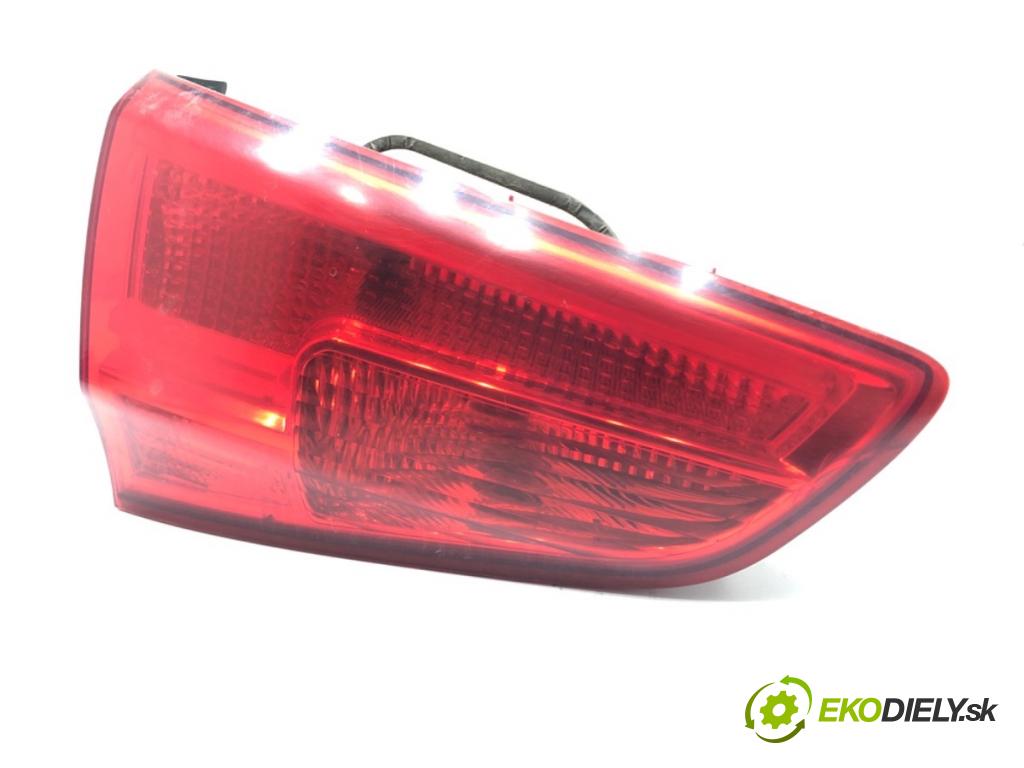 KIA CEED Kombi 2012 94 kW 1.6 CRDi 128 1582 Svetlo zad ľavá strana vnútorná 92403-A23 (Kľučka dverí ostatné)