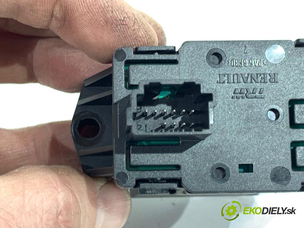 RENAULT GRAND SCENIC III nadwozie wielkoprzestrzenne (MPV) 2011 96 kW 1.4 16V (JZ0F) 1397 Spínač brzdy ručnej brzdy 363210006R (Prepínacie páčky pod volantom)