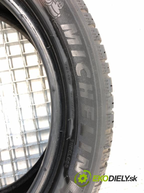 --- ---      PNEUMATIKY: zima 2X 205/50 17" MICHELIN