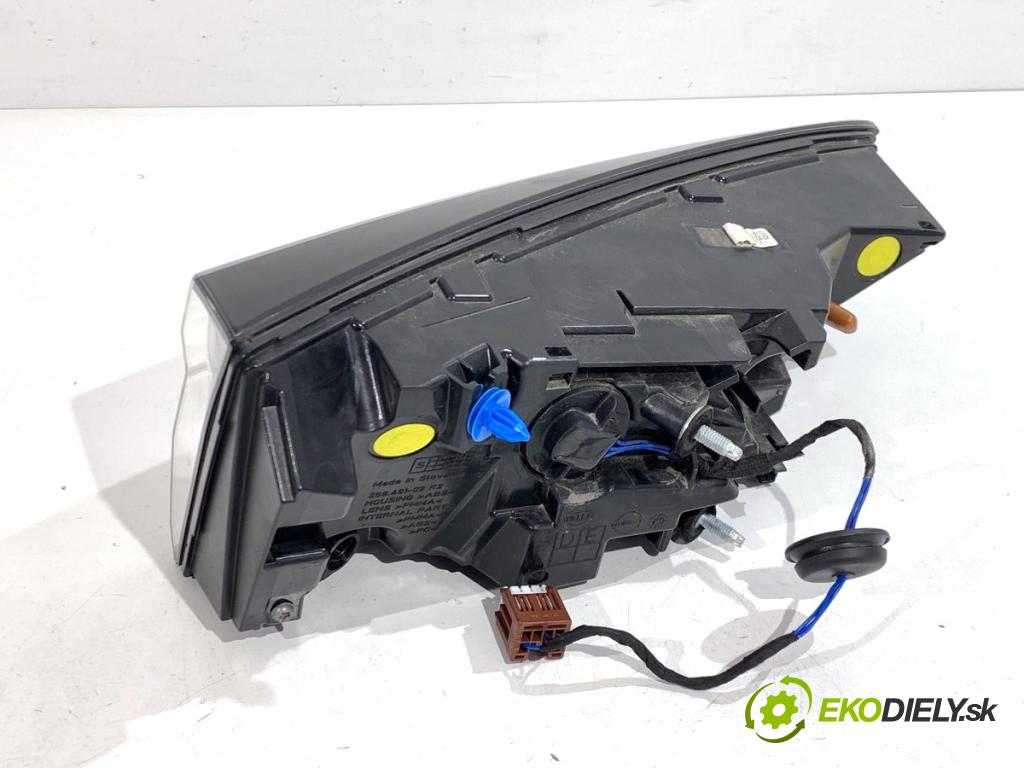 NISSAN QASHQAI J12 SUV 2024 103 kW 1.3 DIG-T 1332 světlo zadní část pravá vnitřní 269461-02 (Klika dveří ostatní)