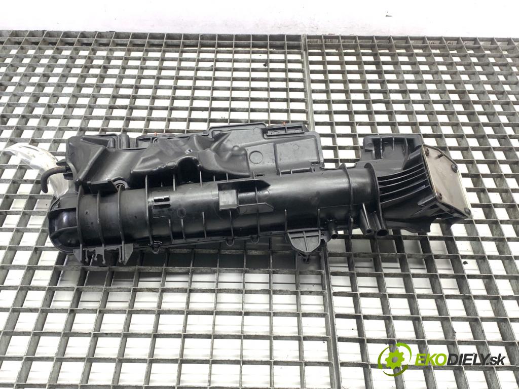 MERCEDES-BENZ W176 liftback 2012 90 kW A 180 (176.042) 1595 Potrubie sacie, sanie A2700900737 (Sacie potrubie)