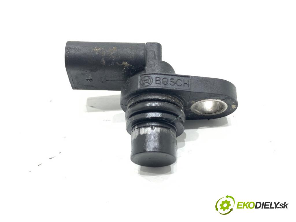 MERCEDES-BENZ W176 liftback 2012 90 kW A 180 (176.042) 1595 Snímač pozície vačkového hriadeľa A2709050400 (Snímač polohy kľukového hriadeľa)