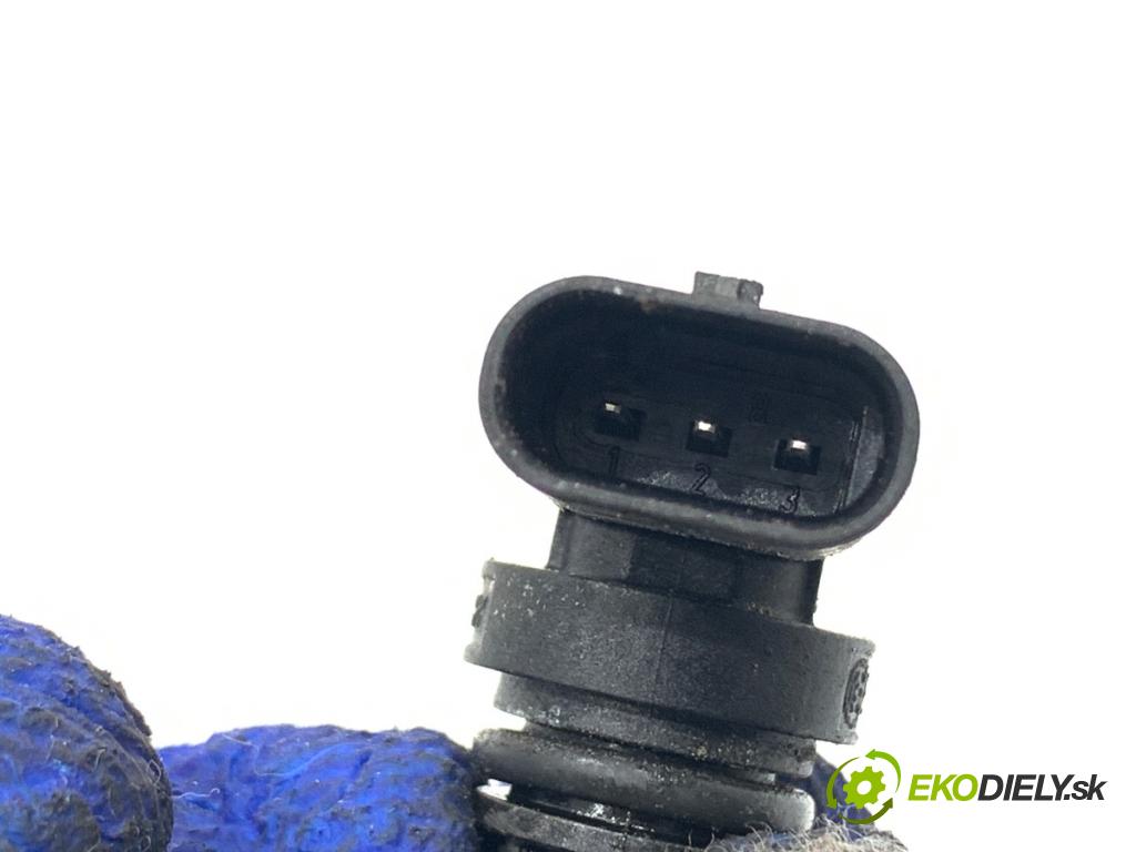 MERCEDES-BENZ W176 liftback 2012 90 kW A 180 (176.042) 1595 Snímač pozície vačkového hriadeľa A2709050400 (Snímač polohy kľukového hriadeľa)