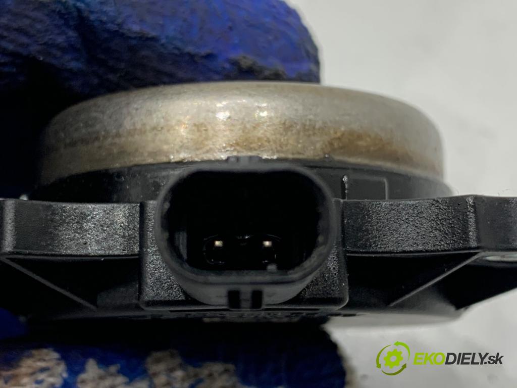 MERCEDES-BENZ W176 liftback 2012 90 kW A 180 (176.042) 1595 Snímač variabilný fázy A2761560490 (Snímač)