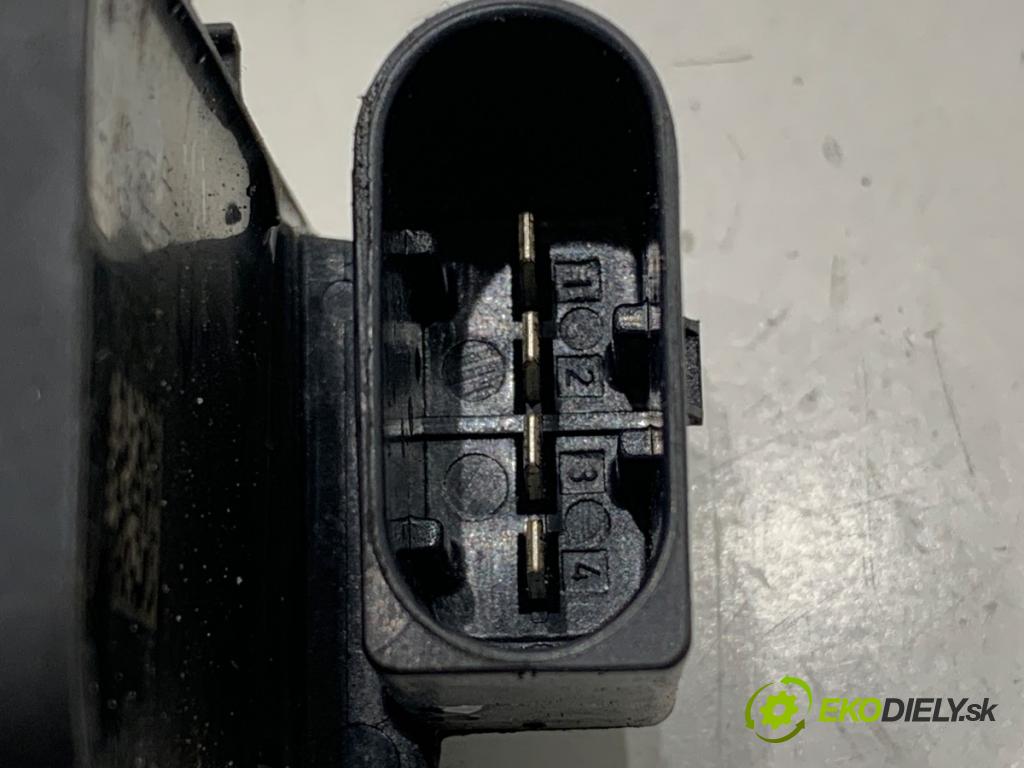 MERCEDES-BENZ W176 liftback 2012 90 kW A 180 (176.042) 1595 Cievka zapaľovacia A2709060500 (Zapaľovacia cievka)