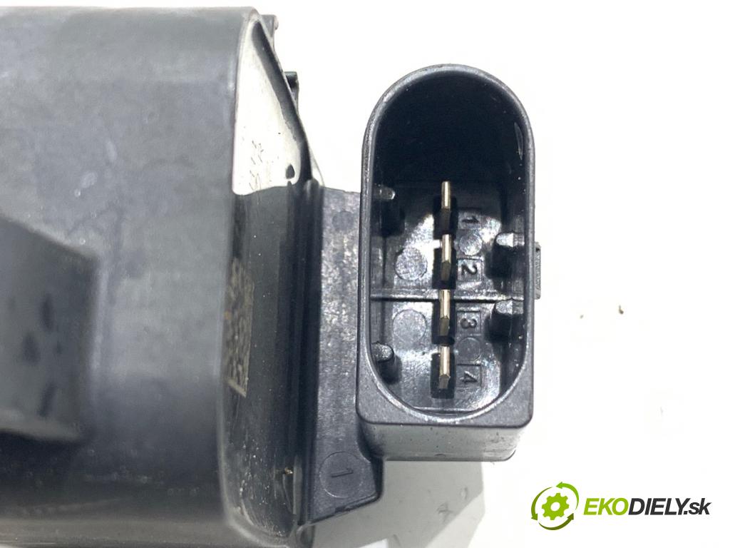 MERCEDES-BENZ W176 liftback 2012 90 kW A 180 (176.042) 1595 Cievka zapaľovacia A2709060500 (Zapaľovacia cievka)