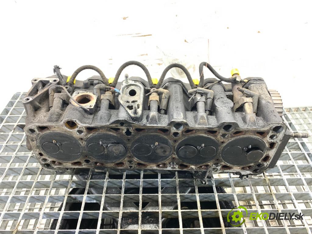 VW LT 28 35 Autobus 2004 80 kW 2.5 TDI 2461 Hlava valcov 074103373G (Hlava valcov)