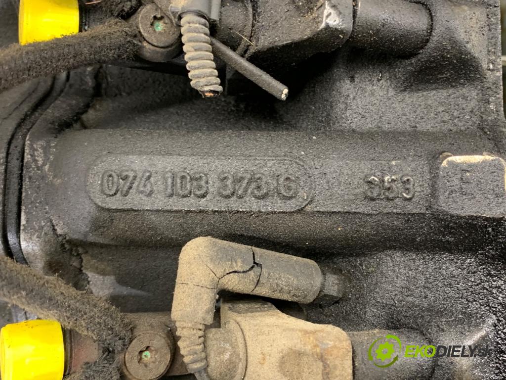 VW LT 28 35 Autobus 2004 80 kW 2.5 TDI 2461 Hlava valcov 074103373G (Hlava valcov)