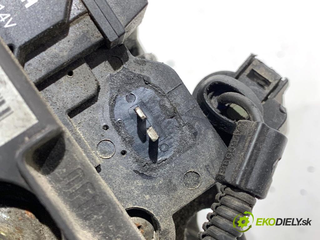 VW LT 28 35 Autobus 2004 80 kW 2.5 TDI 2461 Alternátor 074903025K (Alternátor)